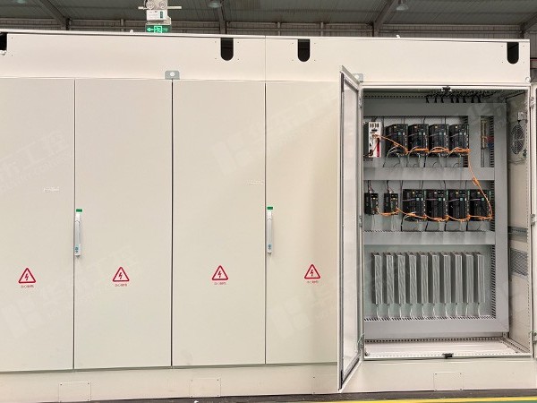 <i style='color:red'>伺服控制柜</i>選購要點：從性能到售后，全面解析如何選擇？